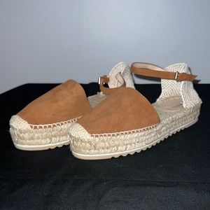 Boden Flatform Sandals